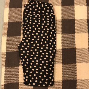 Black/White Polka Dot LuLaRoe OS leggings